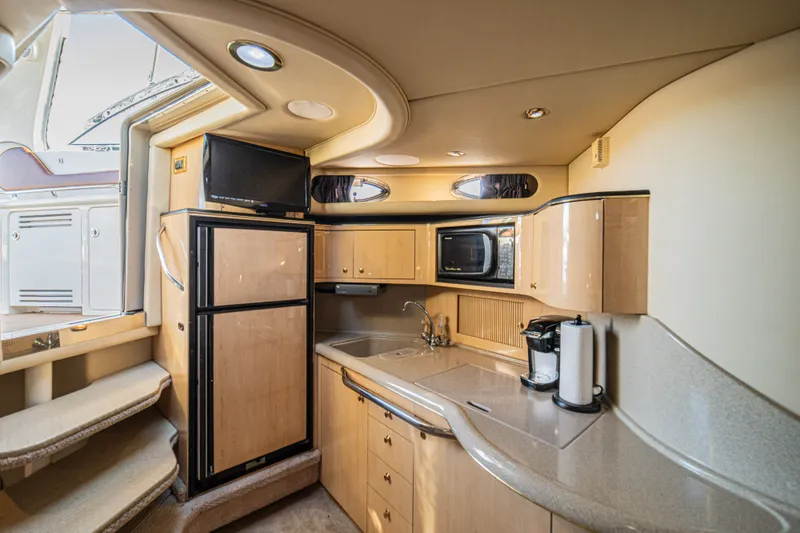 Slide: The Image of Sea Ray 380 Sundancer 2000 - 39