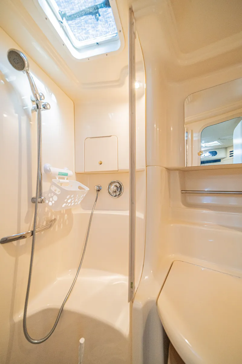 Slide: The Image of Sea Ray 380 Sundancer 2000 - 48