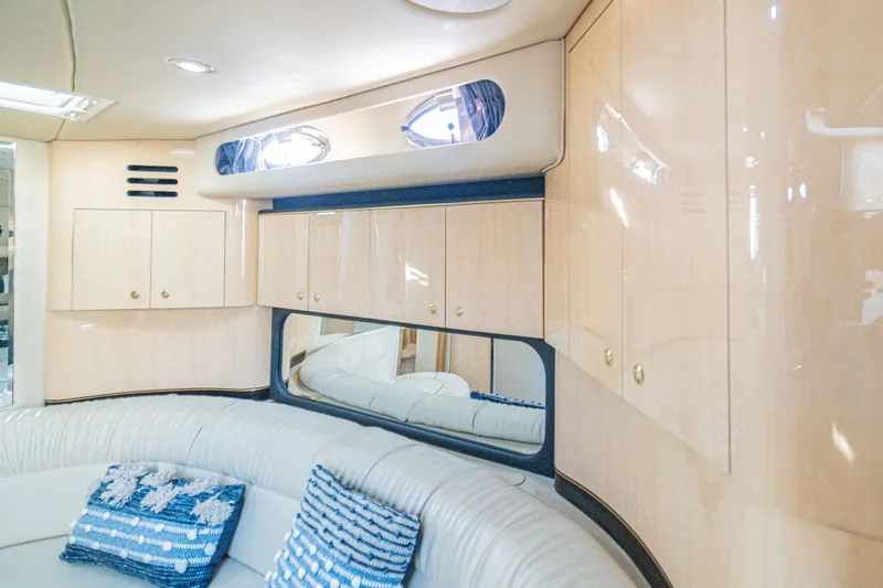 Slide: The Image of Sea Ray 380 Sundancer 2000 - 50