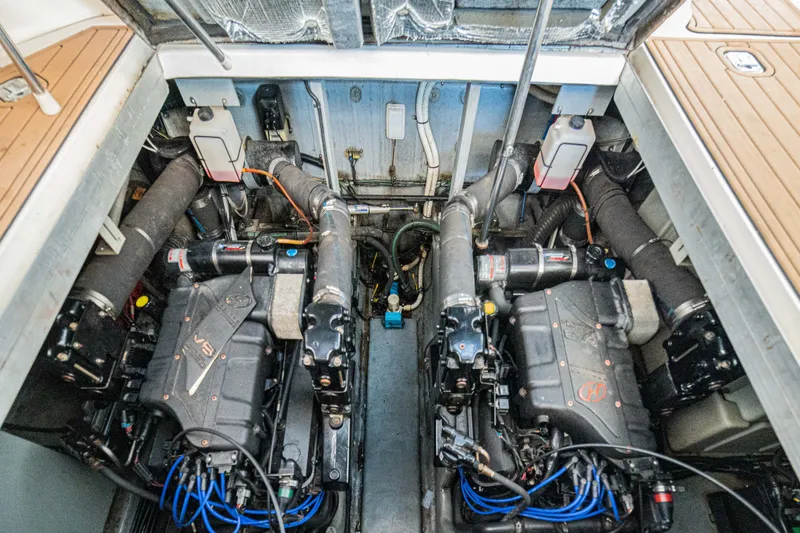 Slide: The Image of Sea Ray 380 Sundancer 2000 - 56