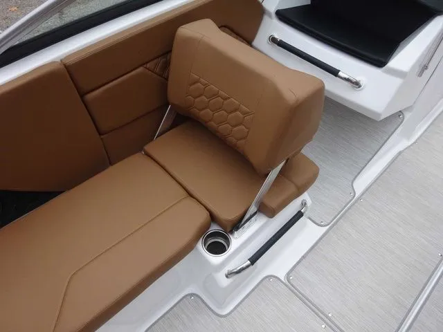 Slide: The Image of Four Winns H1 2023 - 10