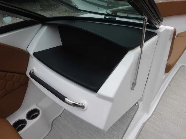 Slide: The Image of Four Winns H1 2023 - 15