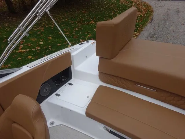 Slide: The Image of Four Winns H1 2023 - 18