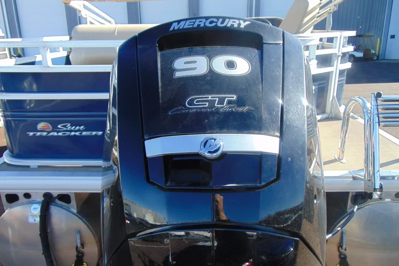Slide: The Image of 2024 Sun Tracker Fishin' Barge 20 DLX with Mercury 90 CT outboard engine. - 3