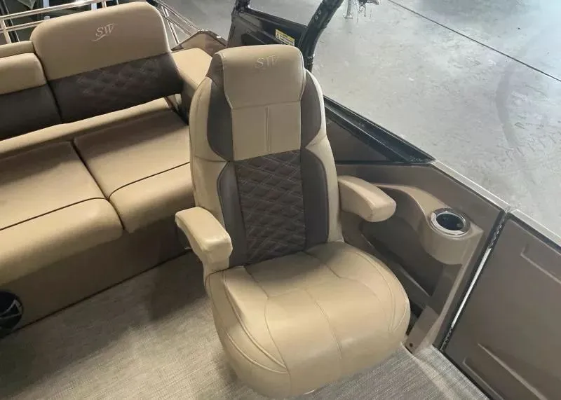 Slide: The Image of Silver Wave 2410 JS 2021 - 11