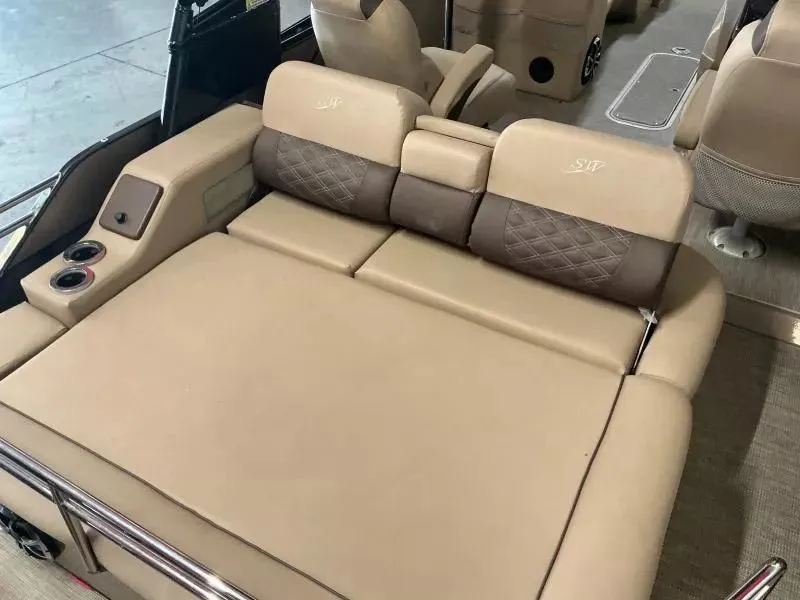 Slide: The Image of Silver Wave 2410 JS 2021 - 13