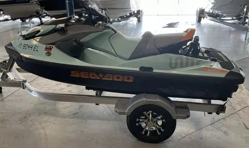 Slide: The Image of Sea-Doo Wake 170 2023 - 3
