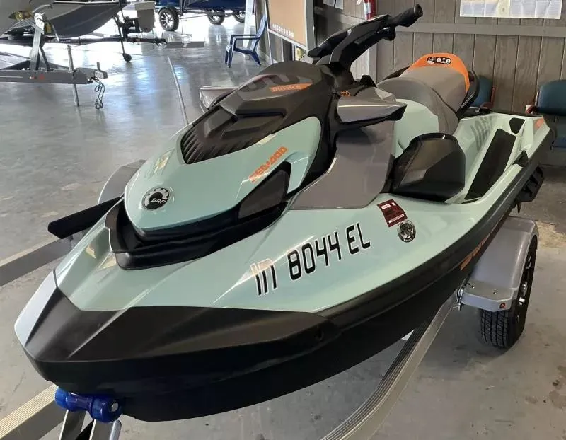 Slide: The Image of Sea-Doo Wake 170 2023 - 4