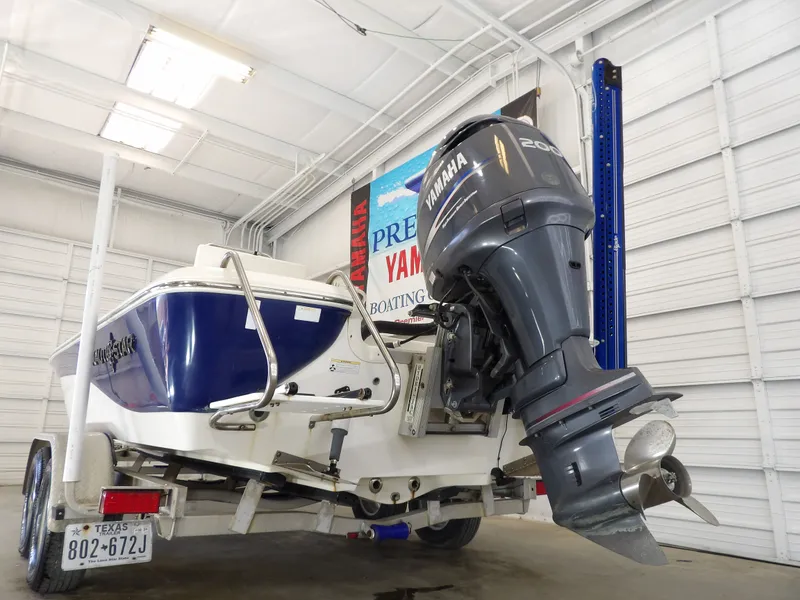 Slide: The Image of NauticStar 2200 2010 - 7