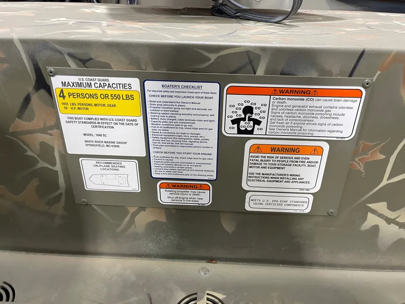 Slide: The Image of Tracker Grizzly 1648 SC 2023 - 18