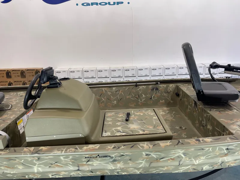 Slide: The Image of Tracker Grizzly 1648 SC 2023 - 6