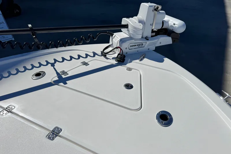Slide: The Image of 2026 Caymas 28 HB boat deck with Minn Kota trolling motor. - 10