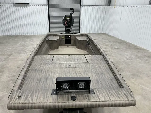 Slide: The Image of Gator-Tail 1754 Extreme Rear Dual Pods 2026 - 4