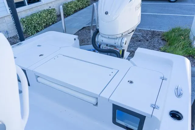 Slide: The Image of Sportsman Masters 247OE Bay Boat 2025 - 15