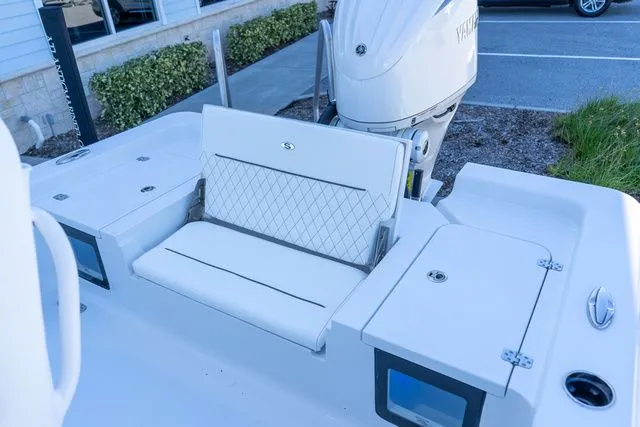 Slide: The Image of Sportsman Masters 247OE Bay Boat 2025 - 16