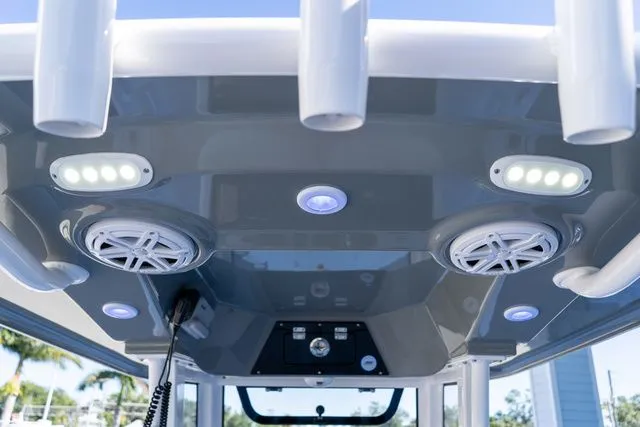 Slide: The Image of Sportsman Masters 247OE Bay Boat 2025 - 21