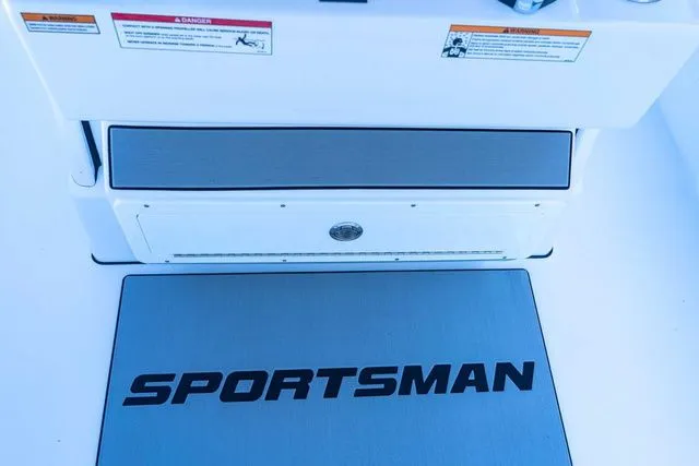 Slide: The Image of Sportsman Masters 247OE Bay Boat 2025 - 76