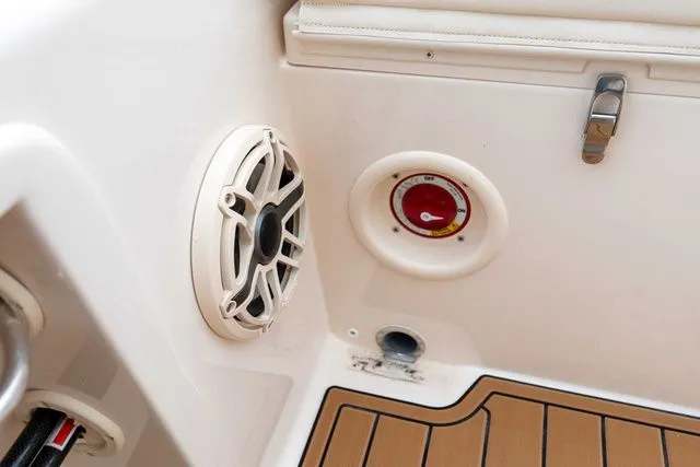 Slide: The Image of Grady-White 281 Coastal Explorer 2025 - 17