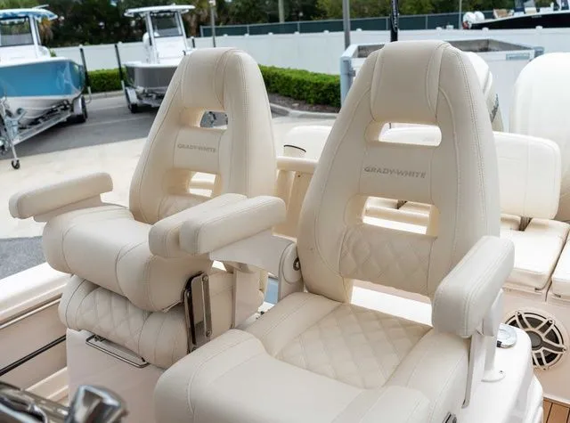 Slide: The Image of Grady-White 281 Coastal Explorer 2025 - 31