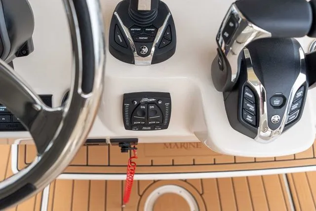 Slide: The Image of Grady-White 281 Coastal Explorer 2025 - 37