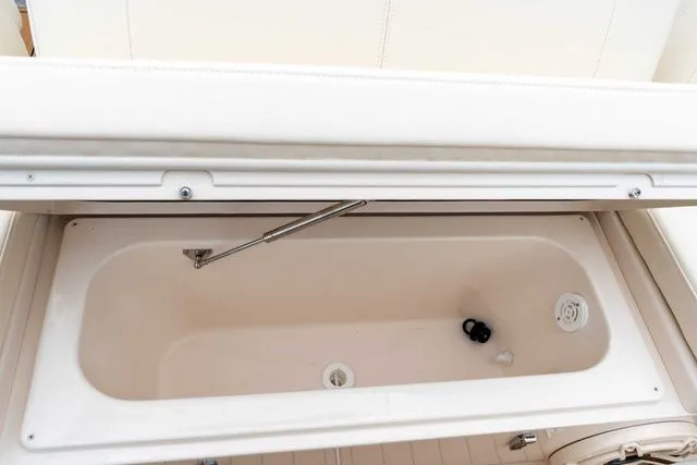 Slide: The Image of Grady-White 281 Coastal Explorer 2025 - 46