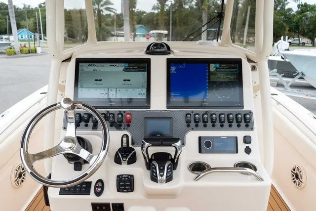 Slide: The Image of Grady-White 281 Coastal Explorer 2025 - 50