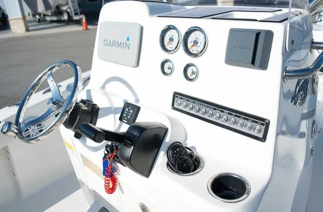 Slide: The Image of Tidewater 198 CC Adventure 2023 - 10