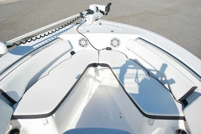 Slide: The Image of Tidewater 198 CC Adventure 2023 - 12