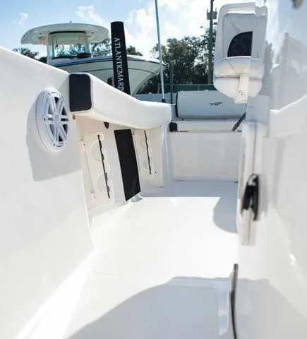 Slide: The Image of Tidewater 198 CC Adventure 2023 - 15