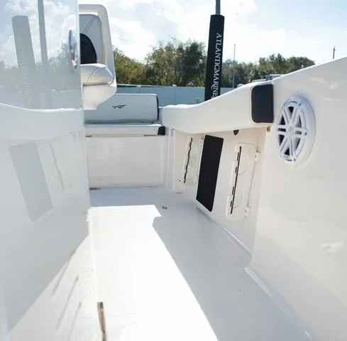 Slide: The Image of Tidewater 198 CC Adventure 2023 - 16