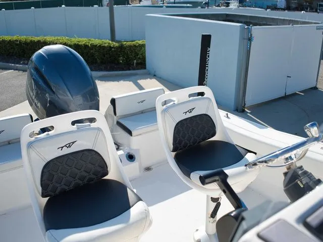 Slide: The Image of Tidewater 198 CC Adventure 2023 - 19