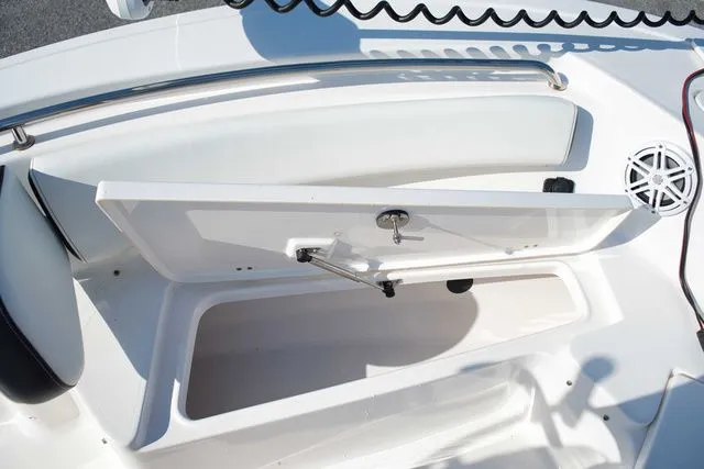 Slide: The Image of Tidewater 198 CC Adventure 2023 - 23