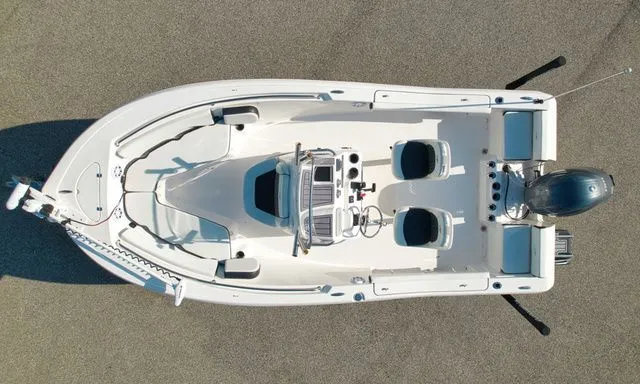 Slide: The Image of Tidewater 198 CC Adventure 2023 - 3