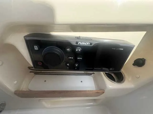 Slide: The Image of Grady-White Freedom 225 2014 - 17