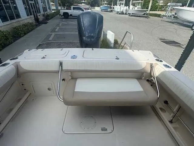 Slide: The Image of Grady-White Freedom 225 2014 - 8