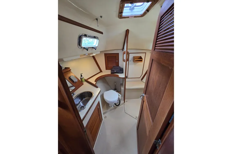 Slide: The Image of Island Packet 420 2001 - 61