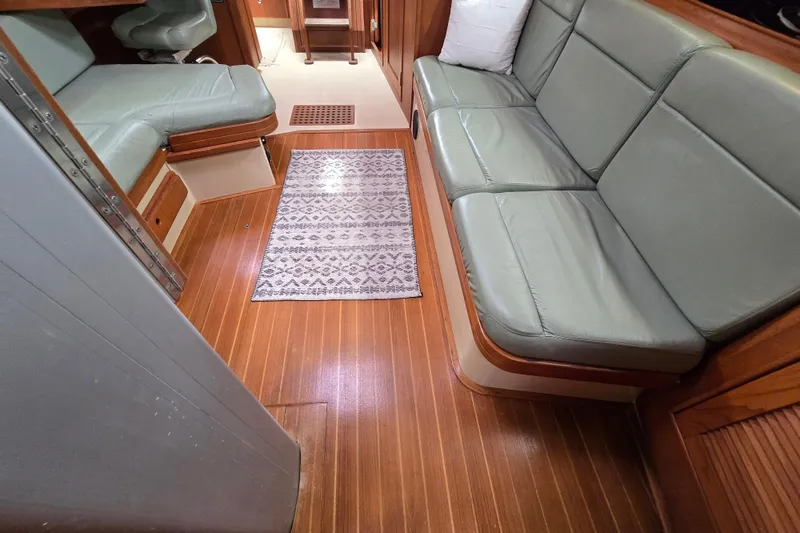 Slide: The Image of Island Packet 420 2001 - 67