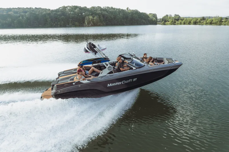 Slide: The Image of Mastercraft XT22 2026 - 2