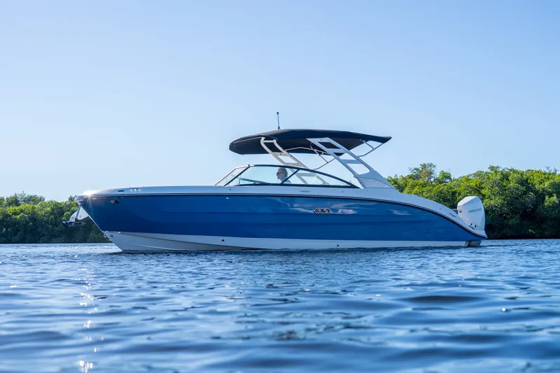 Slide: The Image of Sea Ray SDX 270 Outboard 2026 - 29