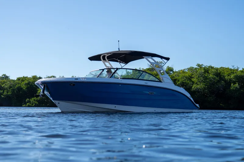 Slide: The Image of Sea Ray SDX 270 Outboard 2026 - 30