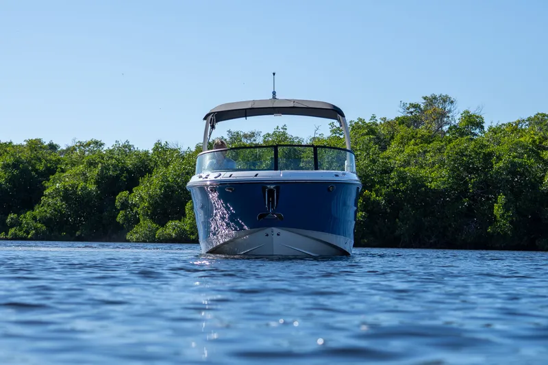 Slide: The Image of Sea Ray SDX 270 Outboard 2026 - 32