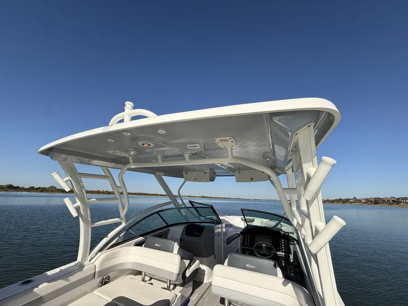 Slide: The Image of Robalo R317 Dual Console 2021 - 10