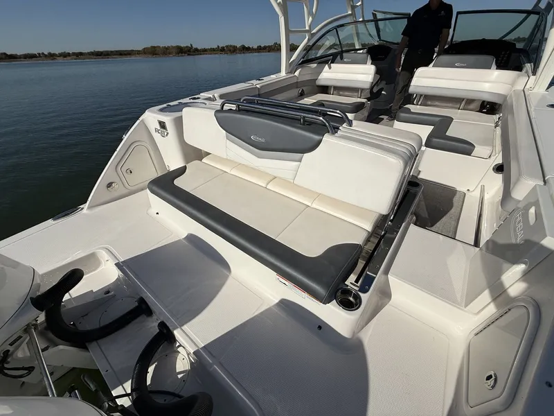 Slide: The Image of Robalo R317 Dual Console 2021 - 21