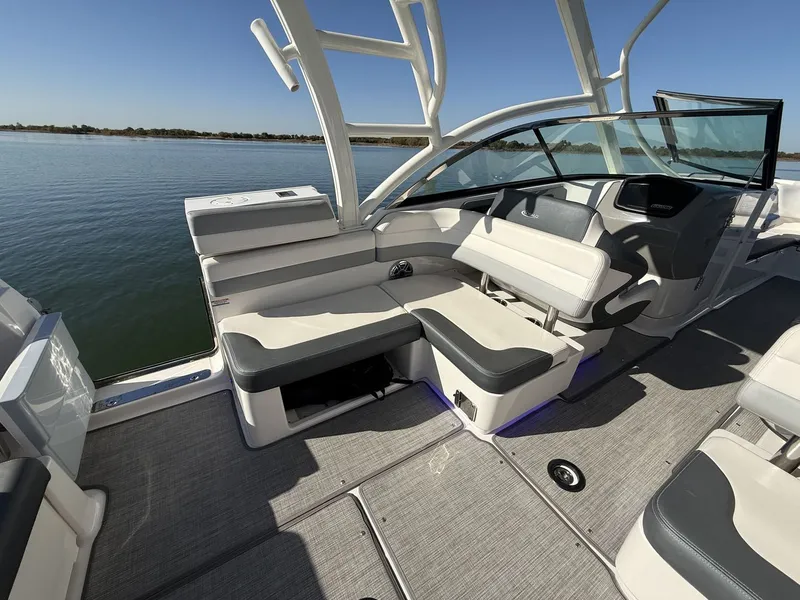 Slide: The Image of Robalo R317 Dual Console 2021 - 24