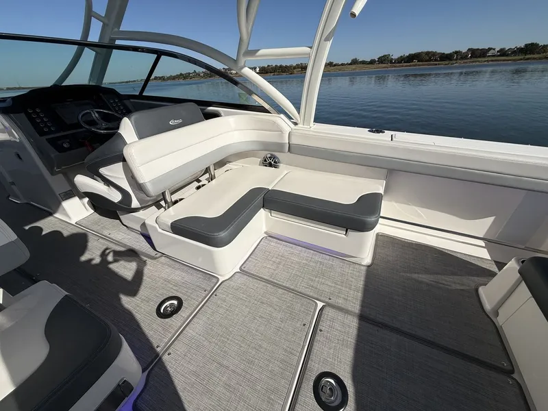 Slide: The Image of Robalo R317 Dual Console 2021 - 25
