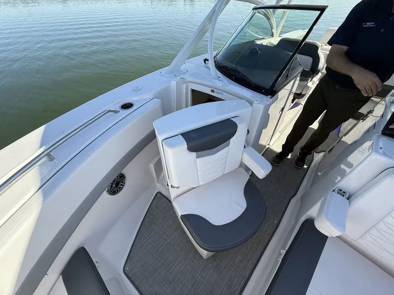Slide: The Image of Robalo R317 Dual Console 2021 - 31