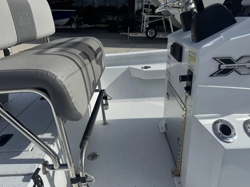 Slide: The Image of Xpress H20B Bay 2023 - 8