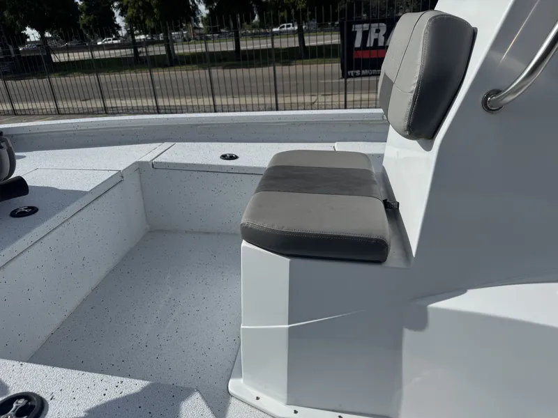 Slide: The Image of Xpress H20B Bay 2023 - 9