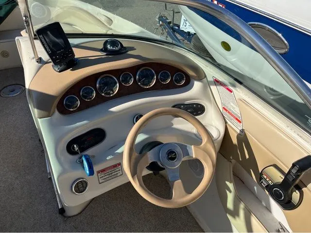 Slide: The Image of Sea Ray 190 Sundeck 2000 - 22