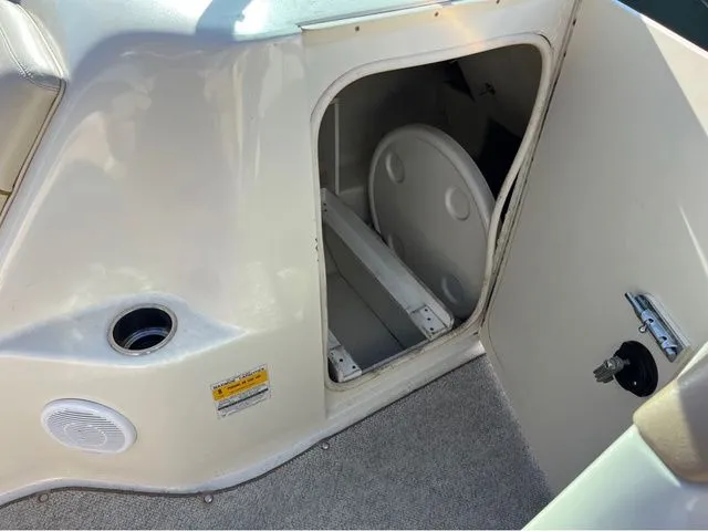 Slide: The Image of Sea Ray 190 Sundeck 2000 - 23